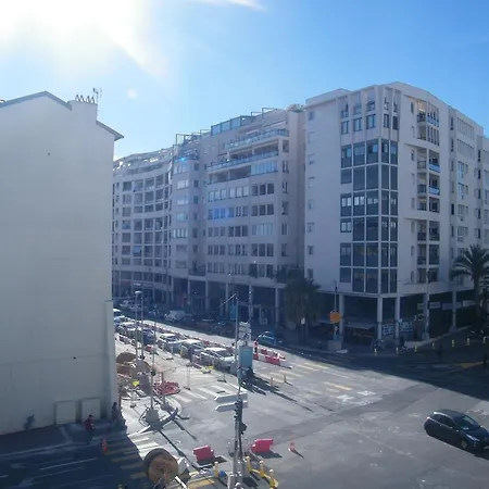 Apartman Palais Henri Iv *